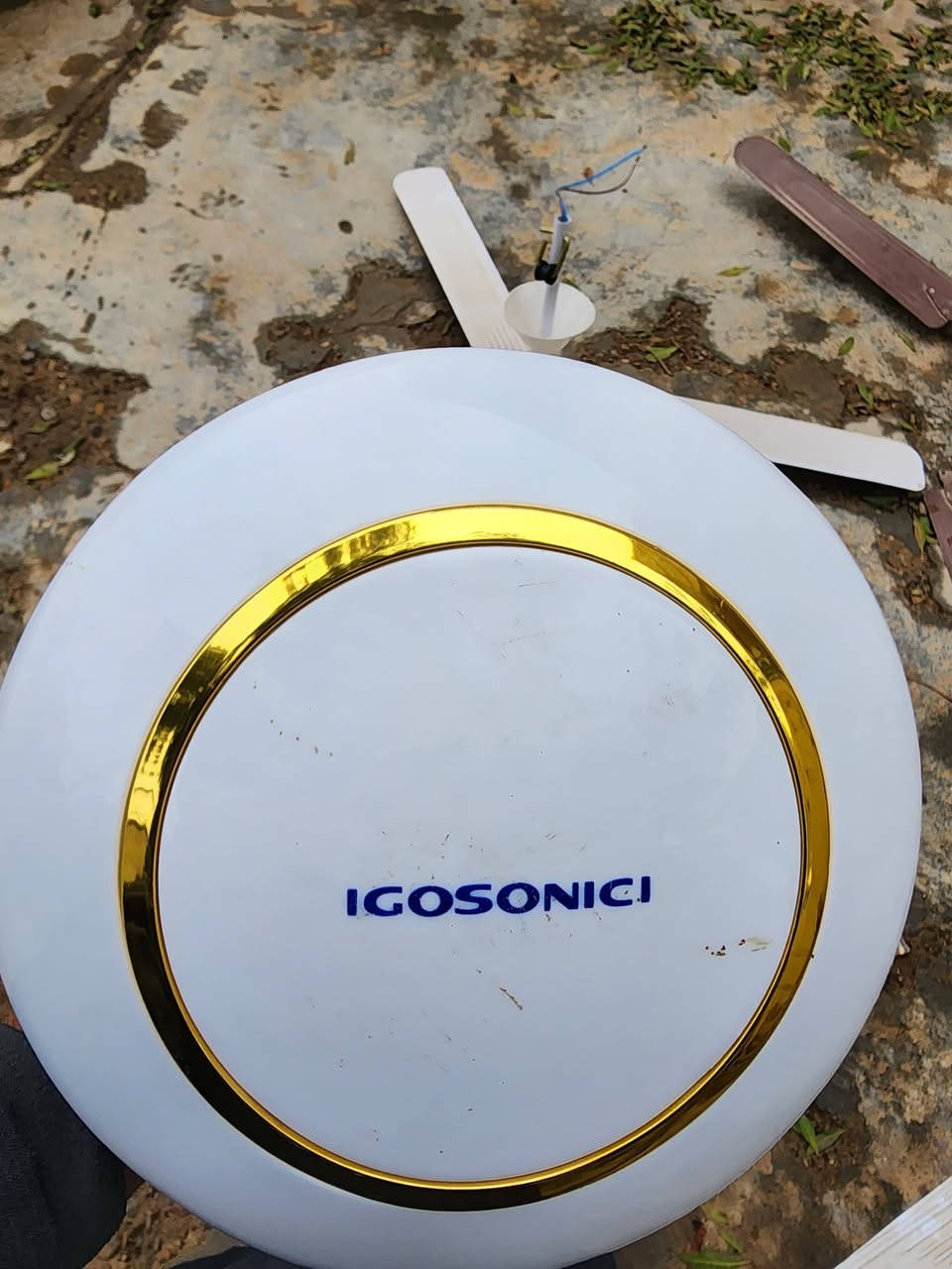 مستعجل البيع ٢٠ رحلة (١٢٠سم) استعمال قليل وعشرون كرسي ستول  ومراوح عدد ٢ وسبورات استخدام قليل ٢.٤٠م×١.٤٠م  اخو الجديد .. الرحلة ٣٠ الف  والكرسي ٢٠ والمروحة ١٥ والسبورة ٦٥ الف الواحدة  *********** العنوان الخالص
