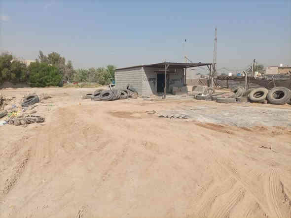 قطعه للبيع تجاريه عل شارع رابط مباشر عقد زراعي 117مساحه 350متر تستلم صافي الموقع مجاور مطعم جار القمر وبيه محل لاستفسار عل رقم ***********
