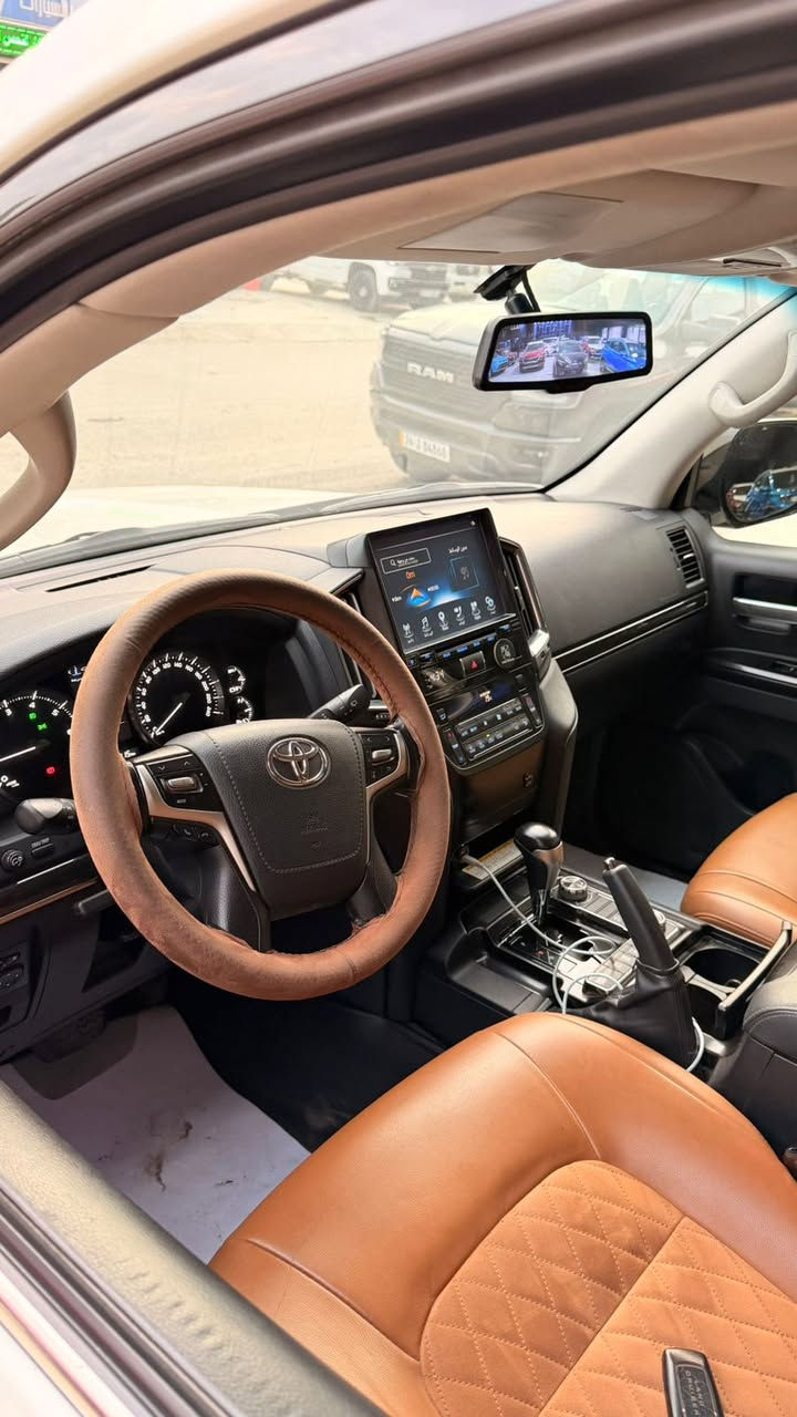 لاندكروز 2021 بحريني v8
 لون ابيض رقم بغداد كفالة عامة
 ماعدا الجاملغ الأمامي جهة الصدر بي 
بارد السيارة ماشية 145 الف
فول فول مواصفات شاشة كبيرة لمس كاميرا 
حاسة رادارات كشن جلد كشن كاراباي بصمة 
 تشغيل عن بعد تحكمات ستيرن بلتوس اوكس
 كار بلي أوتو ستوب للتحذيرات تبيرد مركزي
 تحديد سرعة محرك 8 سلندر
رقم صاحب سيارة ***********
