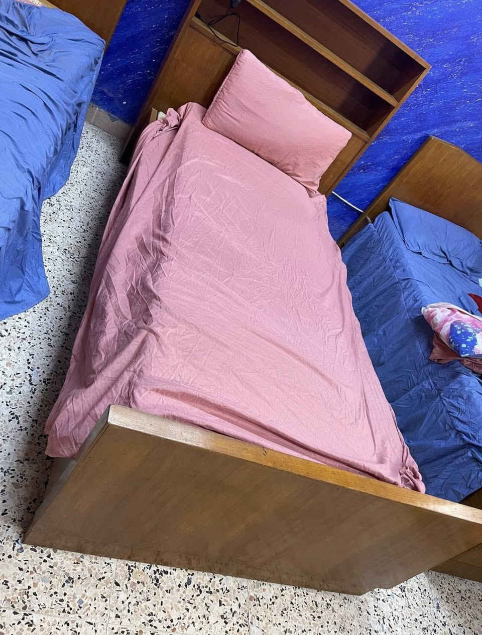 السلام عليكم عندي هاي الجرباية للبيع خشب اصلي


**إذا كنت صاحب هذا الإعلان وتريد حذفه لأي سبب، رجاءا أرسل رسالة إلى الدعم الفني**