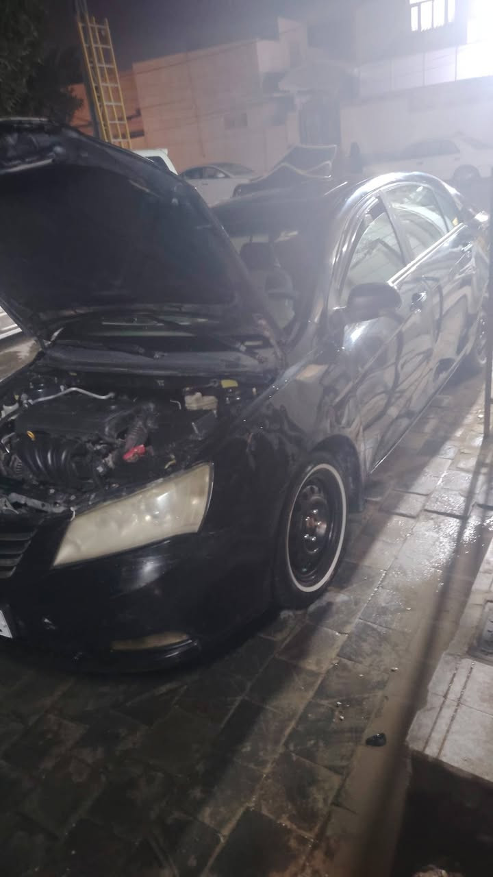 سلام عليكم ام كراند 2012
سياره محرك يبخر بس نشط
سياره بيه ٣ جاملاغات وربع باب
مكان سياره نجف كوفه
سعره 38$
 رقم بي واتساب ***********
