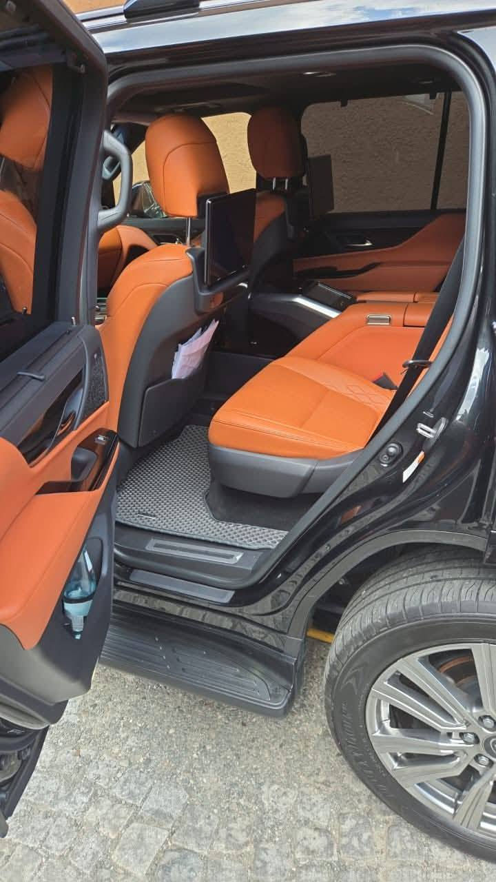 LEXUS LX600 نسخة فائقة الفاخرة vip
السيارة للبيع من جورجيا تبليسي العاصمة الجورجية 🇬🇪 

موديل 2024

محرك 3.5 توين توربو

409🐎

المسافة المقطوعة 28000 كم
المعروضة بالسعر جورجيا 68الف دولار


**إذا كنت صاحب هذا الإعلان وتريد حذفه لأي سبب، رجاءا أرسل رسالة إلى الدعم الفني**