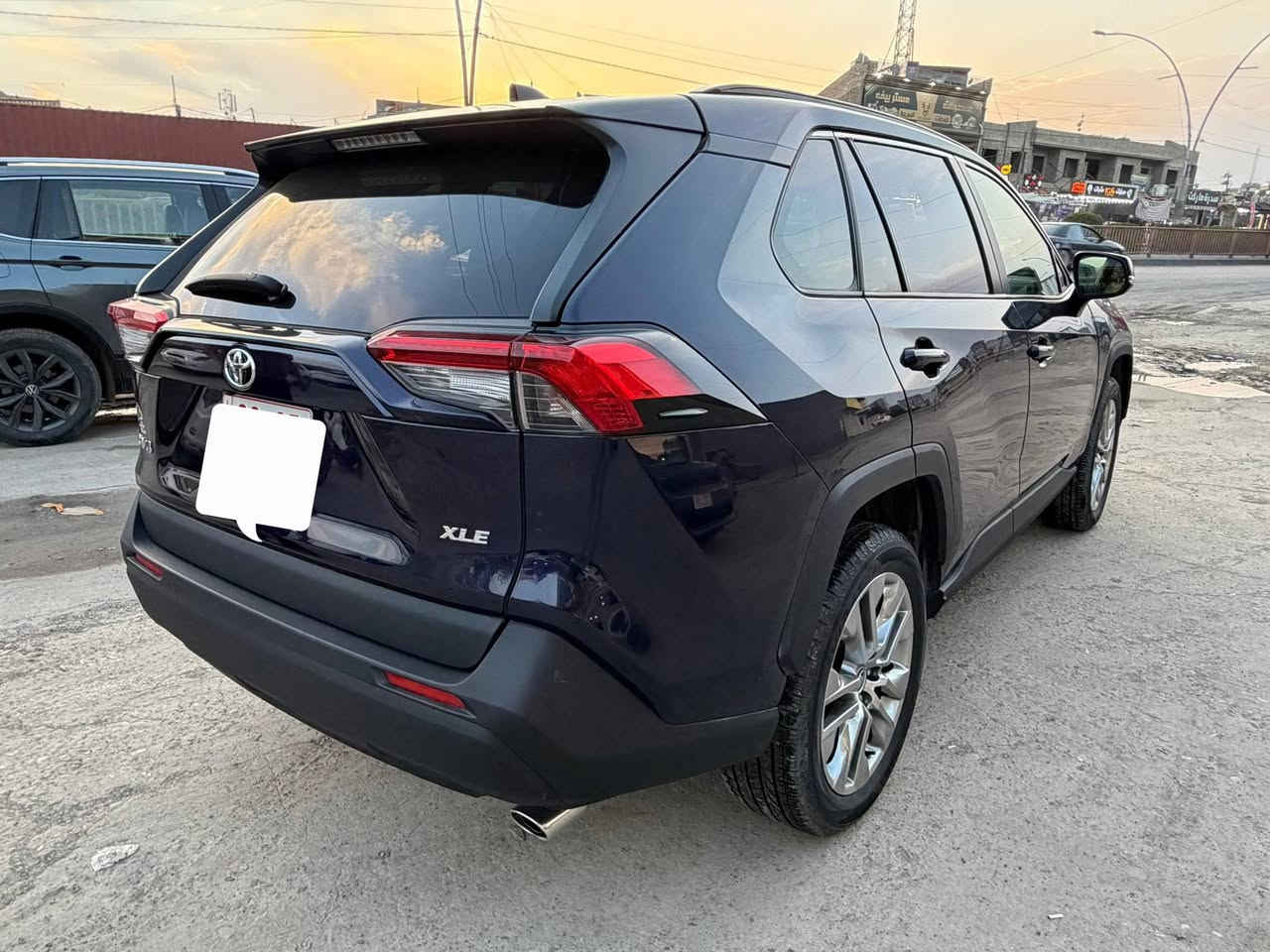 𝐓𝐎𝐘𝐎𝐓𝐀 𝐑𝐀𝐕𝟒 - 𝐗𝐋𝐄 -PREMIUM -- 𝟐𝟎𝟐3
تويوتا - راف 4 - XLE بريميوم 
* حجم المحرك: 2.5L 
* فتحة سقف
* بصمة تشغيل 
* صندوق شفط كهربايي 
* كشن تدفئة  للسائق والراكب الامامي
* كاميرا خلفي
* هاند بريك بصمة
*  اوتو هولد Auto Hold
* رادار امامي (تحديد مسار)
* رادار جانبي (نقاط عمياء)
* نظام : Eco
* نظام : Normal 
* نظام : Sport
* كشن السائق كهربائي
كشنات جلد 
كشاف ضبابي
السعر:245$
رقم  الهاتف: ***********
مكان السيارة نينوى
حادث مبدل جاملغ وصبغ شبر واحدحافةالبنيد ايرباك  ستيرن فقط
