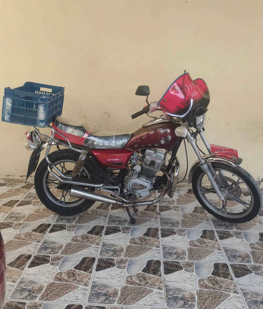 السلام عليكم
دراجة جني دبل بلك 2015، للبيع السعر 375 وبيها مجال المكان ديالى شهربان ***********
