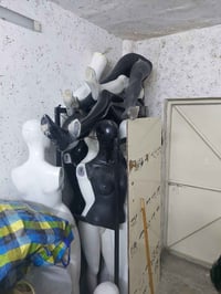 مالكانات للبيع العدد 10 مع ستانات ثابتة و متحركة و رفوف زجاج 077375758...