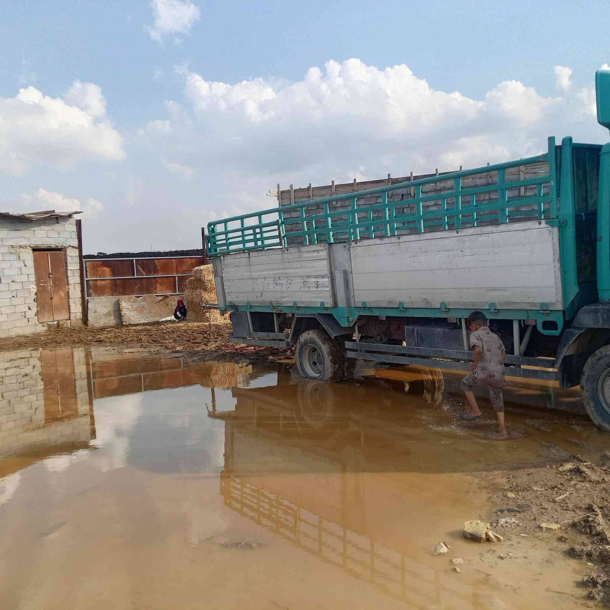 سلام عليكم بدي البيع طول ستة وربع جديد يرهم مراوس ابدي مال البه السعر 15ورقة الرقم ***********
