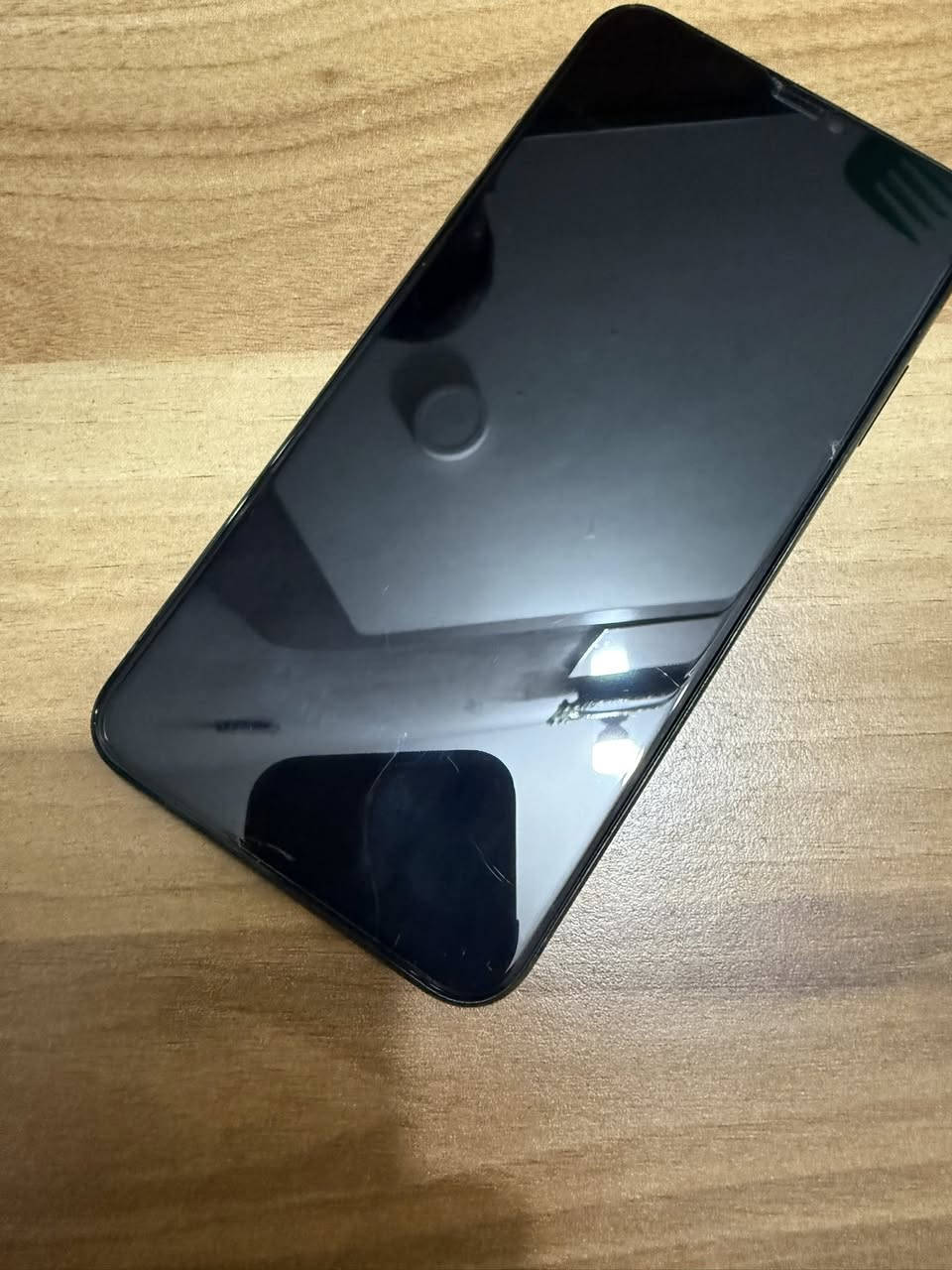 السلام عليكم
ايفون XS MAX 
ذاكرة تخزين 256 
مبدل شاشة وبطارية ، ظهر مكسور 
بصمة الوجة ما تشتغل
موبايل كامل شغال 100‎%‎ عدا بصمة الوجة
شاشة شغالة 100‎%‎ وبدون اي فطر او كسر 
الملحقات لاصق شاشة وكفر 
السعر 165 الف وبي مجال 
للاستفسار 
الاتصال على الرقم : ***********
العنوان : بابل - الحصوة - الحولي
