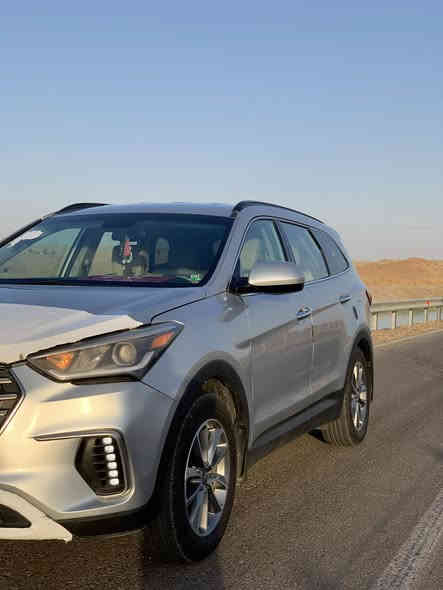 السلام عليكم سنتافي 2018 للبيع سته سلندر ضرر جاملغ معدل فقط رقم سليمانيه جديد باسمي 7 راكب مواصفات نص فول ماشيه 110 
سعر 180 

***********
