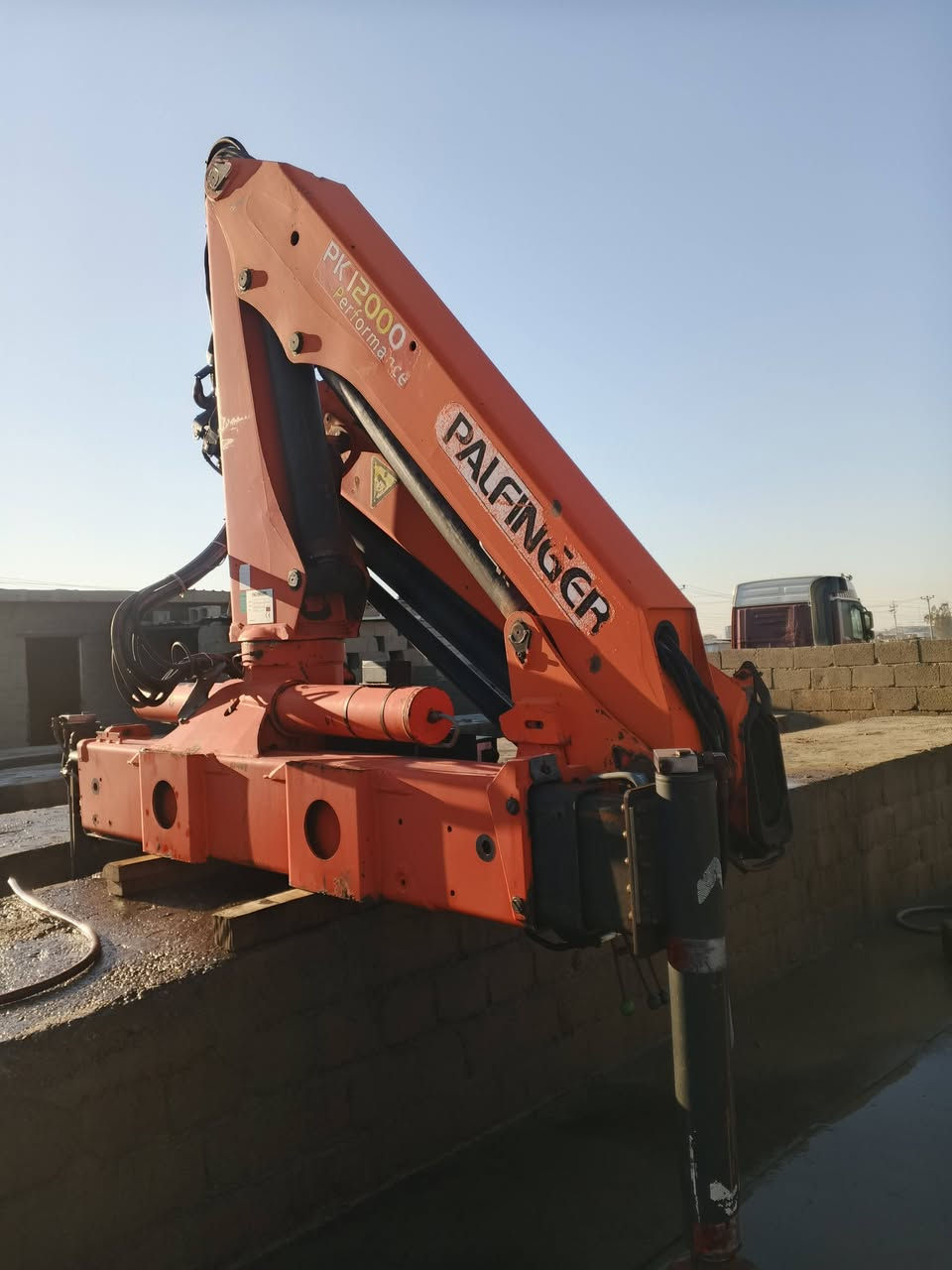 للبيع كرين بافنكر 
الحجم ١٢الف
عدد سلايت. ٣
كرين مكفول كفاله عامه 
العنوان كركوك
رجلين مخالف دبل طكه
السعر ٨٠ اوبي مجال
***********
***********
