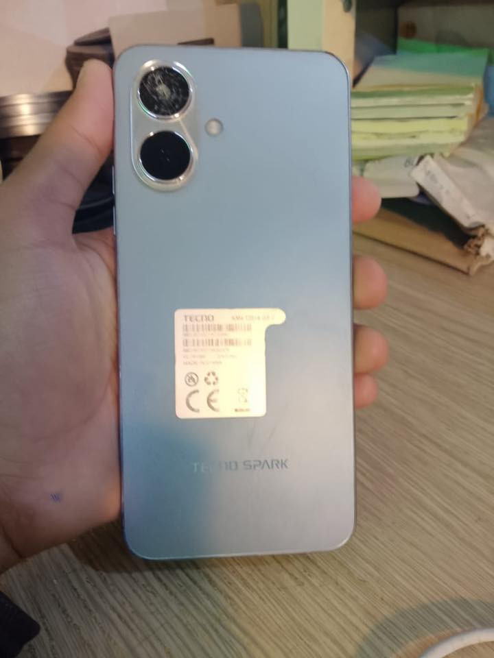 سلام عليكم تيكنو اخو الجديد كله بلاد وشغال ماداخل تصليح. ابد بس كسر عدسه مال كاميره تبدل 5 تالف الباقي كله بلاد بيع أو مراوس بايفون سعر 90 وبي مجال عنوان واسط داموك رقم ***********
