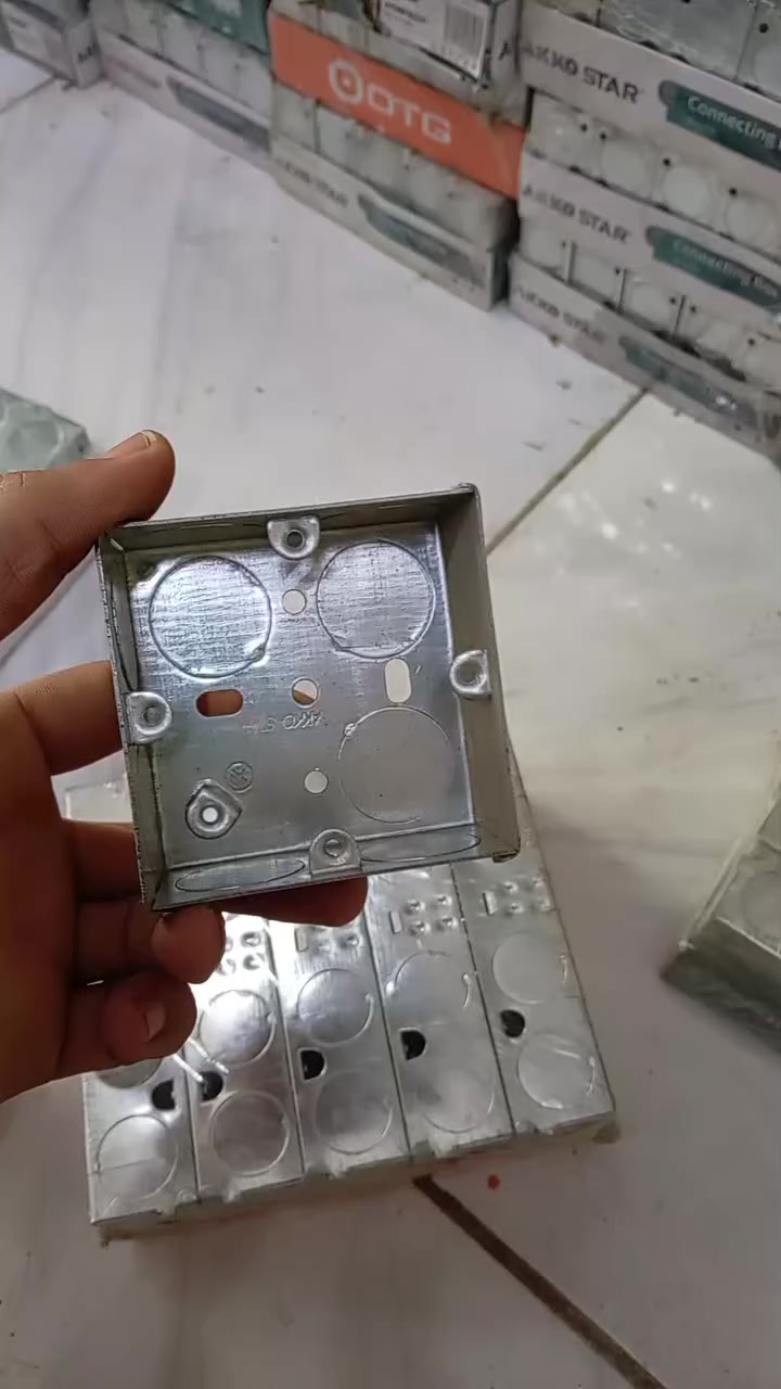 السلام عليكم بوكسات تاسيس دفن  ثلاثي ++ثنأئي++ و تك سعر الكارتون 1.500 الف ونص الثقيل الثقيل  نوعيه ممتازه  
*********** لتواصل
