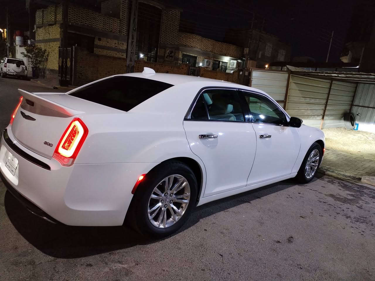 سلام عليكم البيع وبامه مديل 21 اصل 18 السعر 185بيهه مجال قليل *********** مكان السياره بصره
