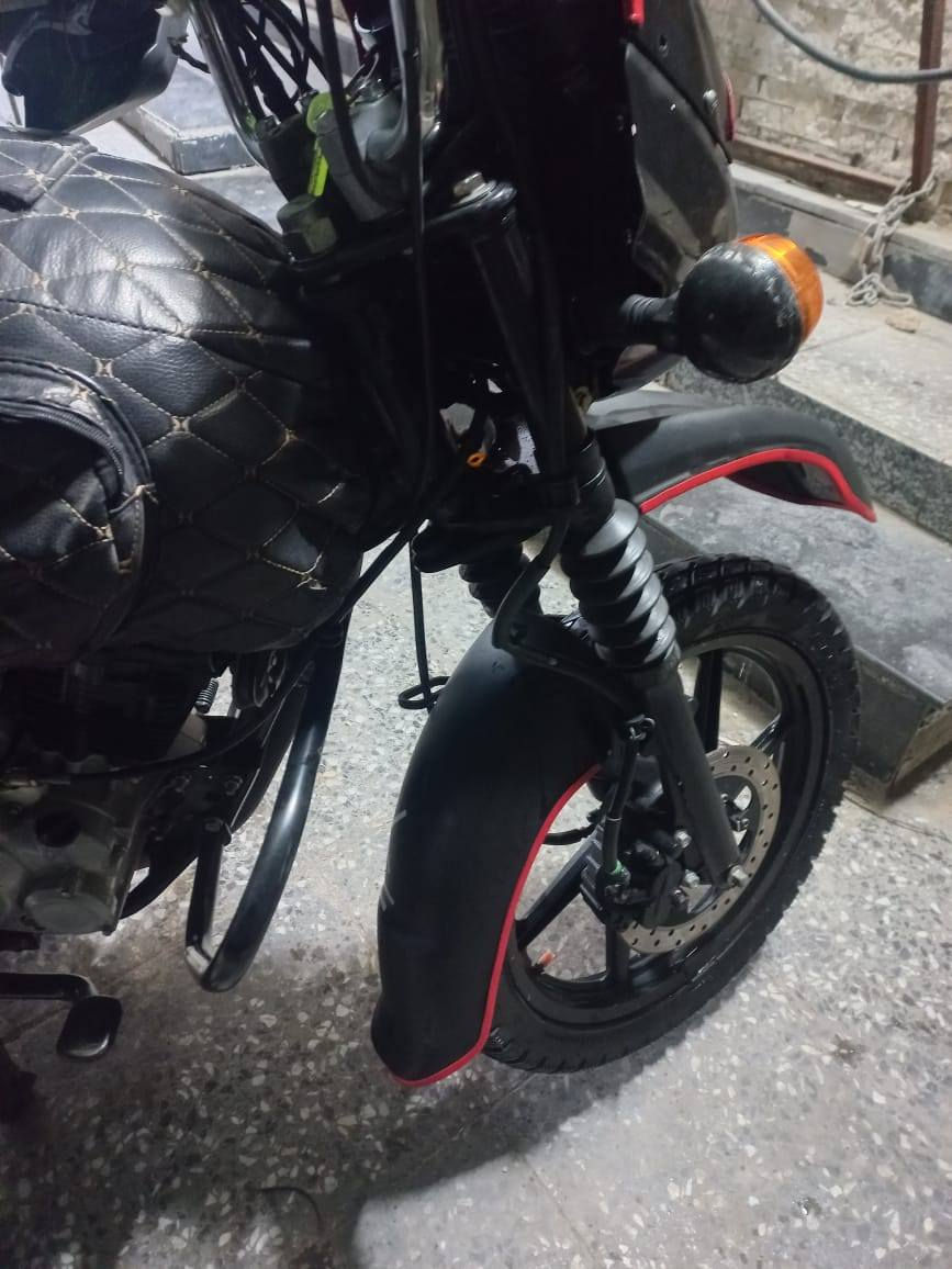 بوكسر. مرقمه رقم بغداد تحويل ثاني يوم  موديل ٢٢ شهر ١٢ يعني ٢٣
مكفوله كفالة عامه لمكينه ماممدوة عليهه سبانه 
سعرهه مليونين و ١٥٠ وبيهه مجال رقمي بس واتساب   ‏‪***********‬‏
