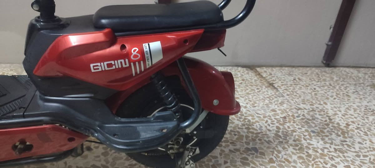 ماطور شرط نضيف
بطاريات شرط
كهربائيات شغالين 
سعر200 وبي مجال بسيط
الشراي يتصل ***********
