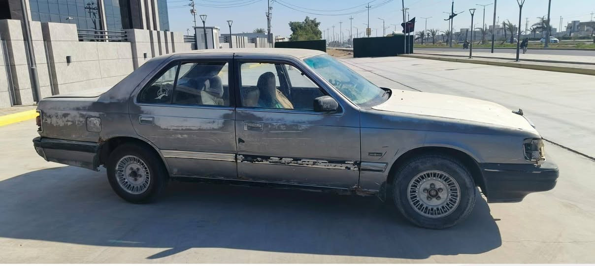 السلام عليكم سياره للبيع مازده موديل ٩٣ شوفت عينك بالصور السعر ١٧ المراجعه على رقم الهاتف ***********
