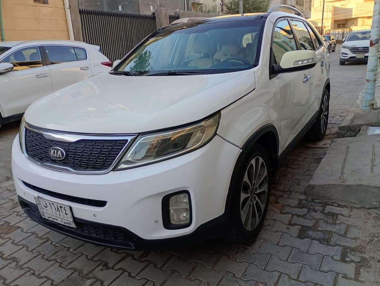 سورنتو ٢٠١٣ خليجي فول مواصفات
محرك كير كفالة v6 3600 
بانوراما
٧ راكب 
ويل ١٩ كروم
تحكم ستيرن جهتن
منضومة تبريد جديده تبريد قطعتين 
شاشة جبيره
كشنات جلد بيجي 
سنوية لسنه ٢٠٢٨

السياره مچفية وبيها قطع صبغ وتبديل ابيع حزام كامل 
بدون شواصي بدون لغود 

السعر ١٢٨$
مكاني البصره 
***********
