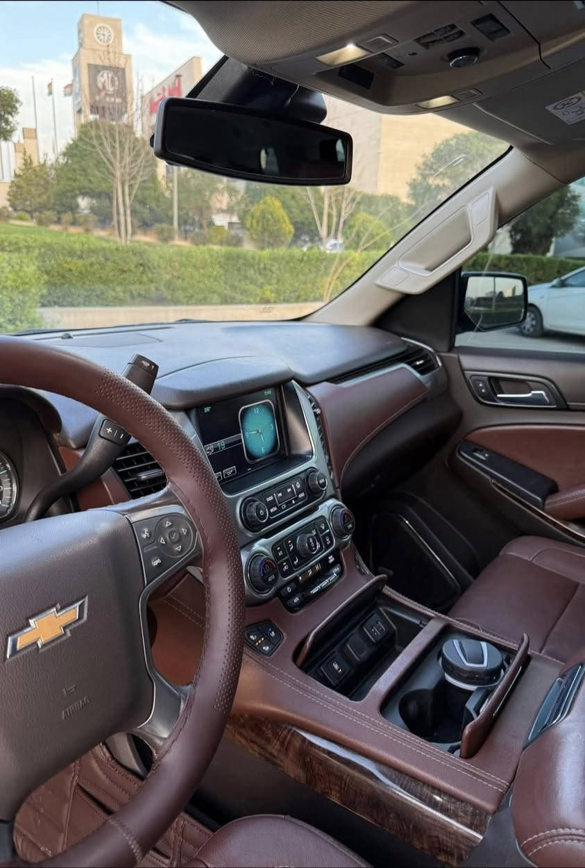 تاهو 2019 برايمر خليجي وكالة المنصور  
فول مواصفات اعلى فئة
بصمة ابواب وتشغيل
فتحة
كشنات جلد
جميع مقاعد تبريد و تدفئة
7 مقاعد كهرباء 
داتا شوو
كيجات اللكتروني دجتل 4 اشكال
كشن هزار(عند اقتراب السيارة من ايش
كراسي خزن
شحن هاتف لاسلكي
ثلاجة
رادار 360 درجة
كروس سرعة
خمس بصمات
فول تحكم استيرن
استيرن كهرباء
استيرن تدفئة
صندوك شفط جلاق
نظام السير على الخط
حساسات امامي و خلفي
نظام تحكم بمستوى الضوء الداخلي
مانع تزحلق
تحكم كهربائي بدوسة البريك والبانزين حسب راحة السائق
فور ويل 4X4
شاشة امامية كبيرة 
شاشة خلفية DVD 
كامرة خلفية دوارة
تشغيل عن بعد
قاصة سرية
دوسات كتابة CHEVROLET
اشارة بالمري
مري كهرباء(شفط)
نقط عمياء
لايت عدسة زنون
لد امامي وخلفي 
سستم سماعات BOSE
ترحيب و انارات دوسة و ابواب
فول تحكمات وانظمة 
باقي مواصفات البريمير معروفة فول الفول
السيارة مكفولة كفالة عامة من الصبغ والبارد والكير والمكينة كلها بشرط 
جديدة بمعنى الكلمة
ماشية 60 الف حقيقي  
 هزة وفحص وسنوية كله جديد شرط التحويل او الوكالة
موافقة تضليل مروري بالسنوية 
السعر : 438$ 🔒 وماكو هيج سعر بكل السوك بهيج نظافة
*********** / اربيل
