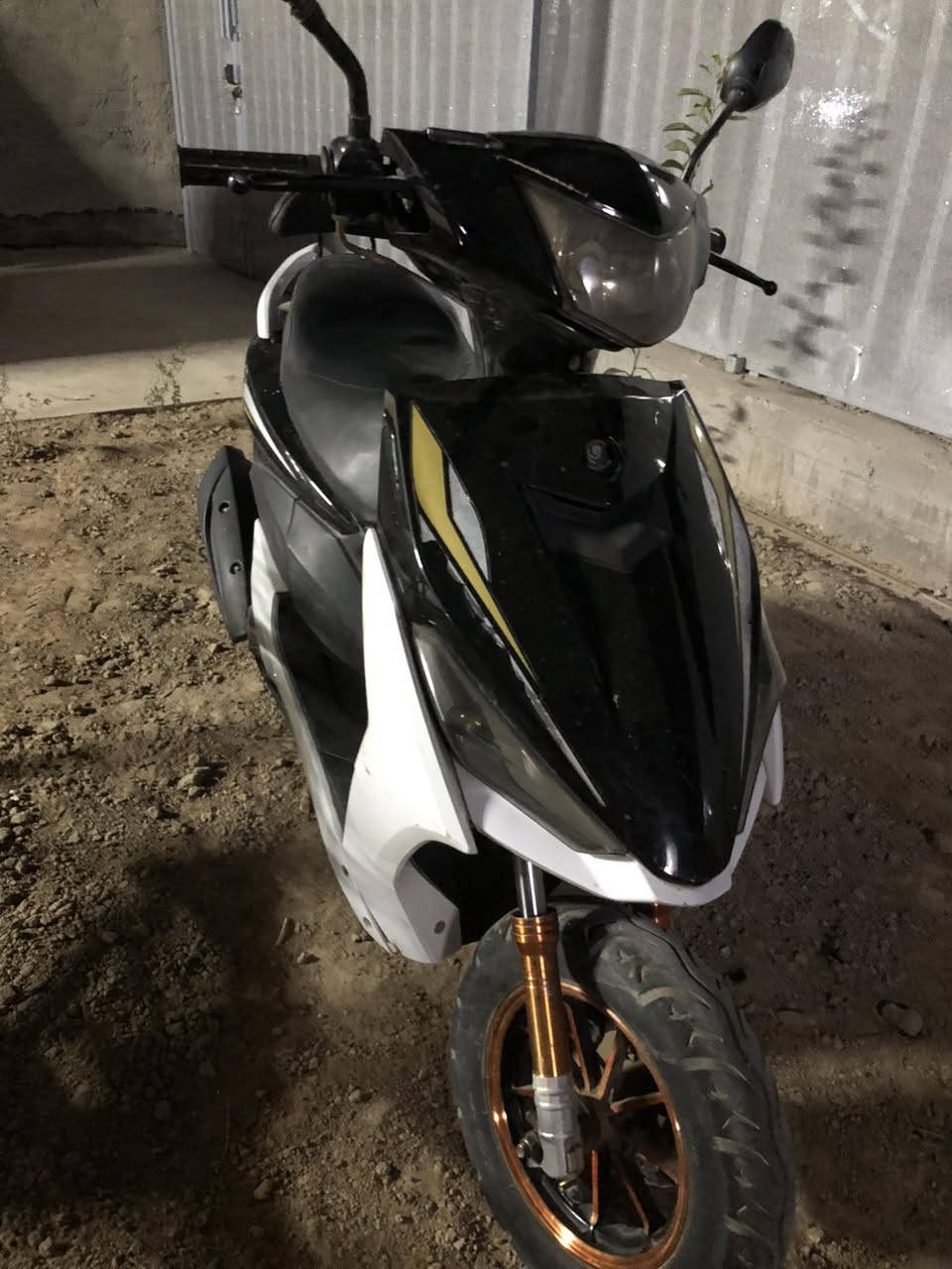 دراجه fs للبيع كاملة من كلشي نقصها بس باتري كولشي شغال سعرها ب٢٧٥ مكاني بغداد المشتل
 تشغيل عن بعد


**إذا كنت صاحب هذا الإعلان وتريد حذفه لأي سبب، رجاءا أرسل رسالة إلى الدعم الفني**