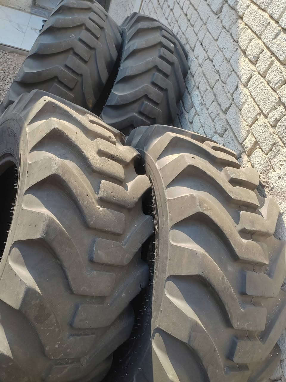 تايرات شفلات حاويه وارد اليابان 24/ 9 / 16
العنوان النجف شارع المطار للاستفسار الاتصال على الرقم ***********
