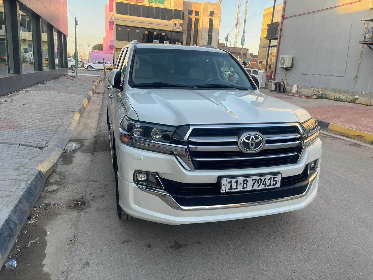 لاندكروز 2019 گراند تورنك 
(بسعر مناسب )

رقم بغداد تحويل مباشر 

محرك 4000 تنفس طبيعي 

السيارة ماشيه 131 الف / كم 

مكفوله من كلشي ماعدا الجاملغ الأيسر الامامي 
صار بي ضربه وشخط وتبدل مال شركه ب20 ورقه 
ماكو اي ضرر داخلي فقط تبديل باقي السيارة كفاله من الشخط 

مكان السيارة الكوت 

السعر : 460 وبيها مجال بسيط للشراي 

للأستفسار : *********** بغداد, العراق
