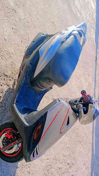 السلام عليكم ماكس 140 دراجه جاهزه من كلشي ختم واحد مكينه نضيفه كهربائيات كلها شغاله اشاير لايت دشبول لونين كيج السعره والبانزين كلها شغاله 
ب350 وبيها مجال مكاني البياع شرطه الرابعه ***********
