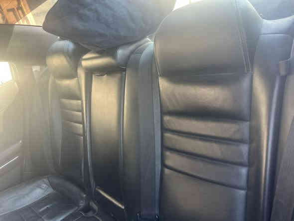 السلام عليكم 
تخم كشنات جارجر جلد السعر 300$
***********
