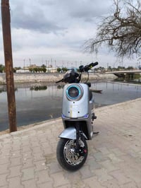 دراجة كهربائية • ٥ بطاريات • ٦٥ كم/س
