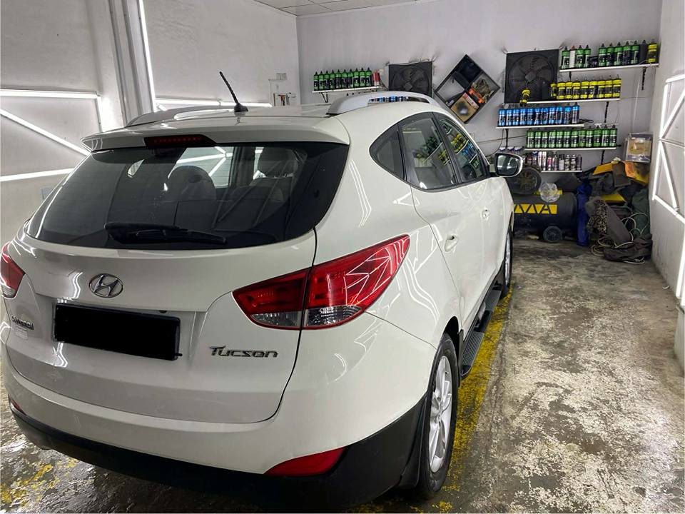 هیۆندای تۆکسۆن ٢٠١٠ فول مواسەفات تەنها سلایت  نیە رەنگی سپی بێ بۆیاخ بێ سارد تەنها سێ پەنجەی کارتە چاڵ و چۆڵی نیە بەشەرتی گێر و مەکینە مەکینەی نەکراوەتەوە تەنها ١٦٥هەزار رۆشتوە تەقە و رەقە بەشەرت سەنەوی تازەیە چوار تایەی لەژێردایە  سەیارەکە ماڵی دۆستە نرخی ١٤٠ گەڵاو کەمێک مەجال ژمارە مۆبایل 
***********
*********** بشدار, السليمانية
