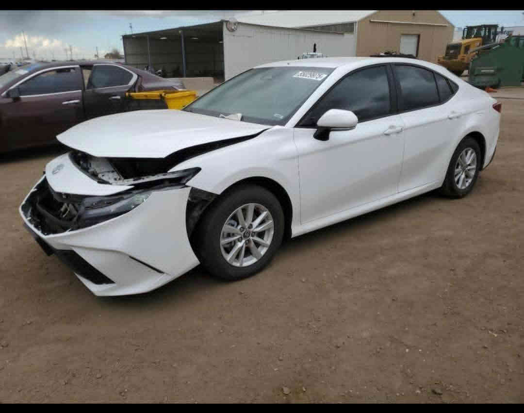 السلام عليكم للبيع كامري هايبرد٢٠٢٥ ماشيه ١١ الف بأسمي بيه صبغ نص جاملغ بدون ماطاك ولا ارباك بيه السعر ٢٢٥ ورقه وبيه شويه مجال ***********
