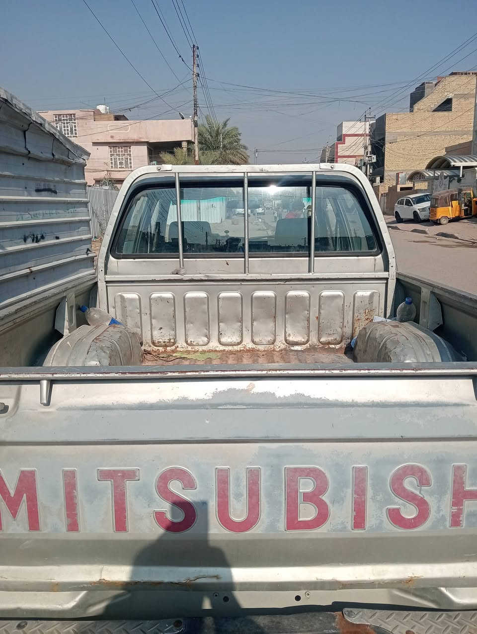 السلام عليكم ٠سياره مسبوشي بيكم موديل 1996 رصاصي رقم بغداد بأسمي مكفوله من كل شيء والسعر جدا مناسب 45 ورقه وبيها مجال..
محرك وكير أوتوماتيك جديد
للاتصال ***********
