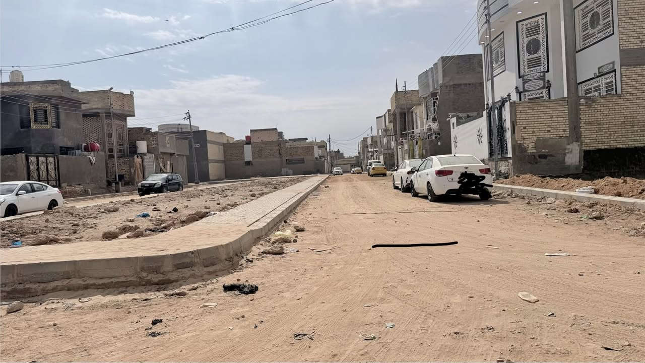 السلام عليكم
قطعه ارض 200م طابو صرف باسمنه شارع 30 بي حديقه وسطيه يعني مكانها يخبل مدخلها من جه الحولي شارع 25 ومداخلها من الجه الثانيه شارع 30 وبيها مداخل ثنين شارع 10 و كامل خدمات وحاليا مرحلة تاهيل الشارع كامله فقط التبليط للبيع الميلاد / حي الاساتذه / 85430
الموقع جدا ممتاز 
للاستفسار التواصل على الخاص او وت ساب او اتصال  
***********
السعر 150 وبيها مجال
