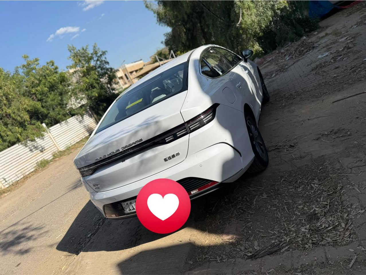 ((مرقم كامل بغداد  ))
بي واي دي دست رويل( زيرو زيرو)  ماشية كد الترقيم 

كامل ملحقاتها تجي بصمة وكارت 
وتجي وياها عدت كاملة

وبيها إضافات كاعيات حوضيات
وفرشت دشبول 
وغلاف بصمة وستيرن 
ومنزللها برامج للشلشة وكل التحديثات
شاحنة ومنفاخ الاطارات والعدة كاملة
رقم بغداد( بسمي )
الرقم ( *********** )
مكاني بغداد( حي الإعلام ) 
السعر 19500

