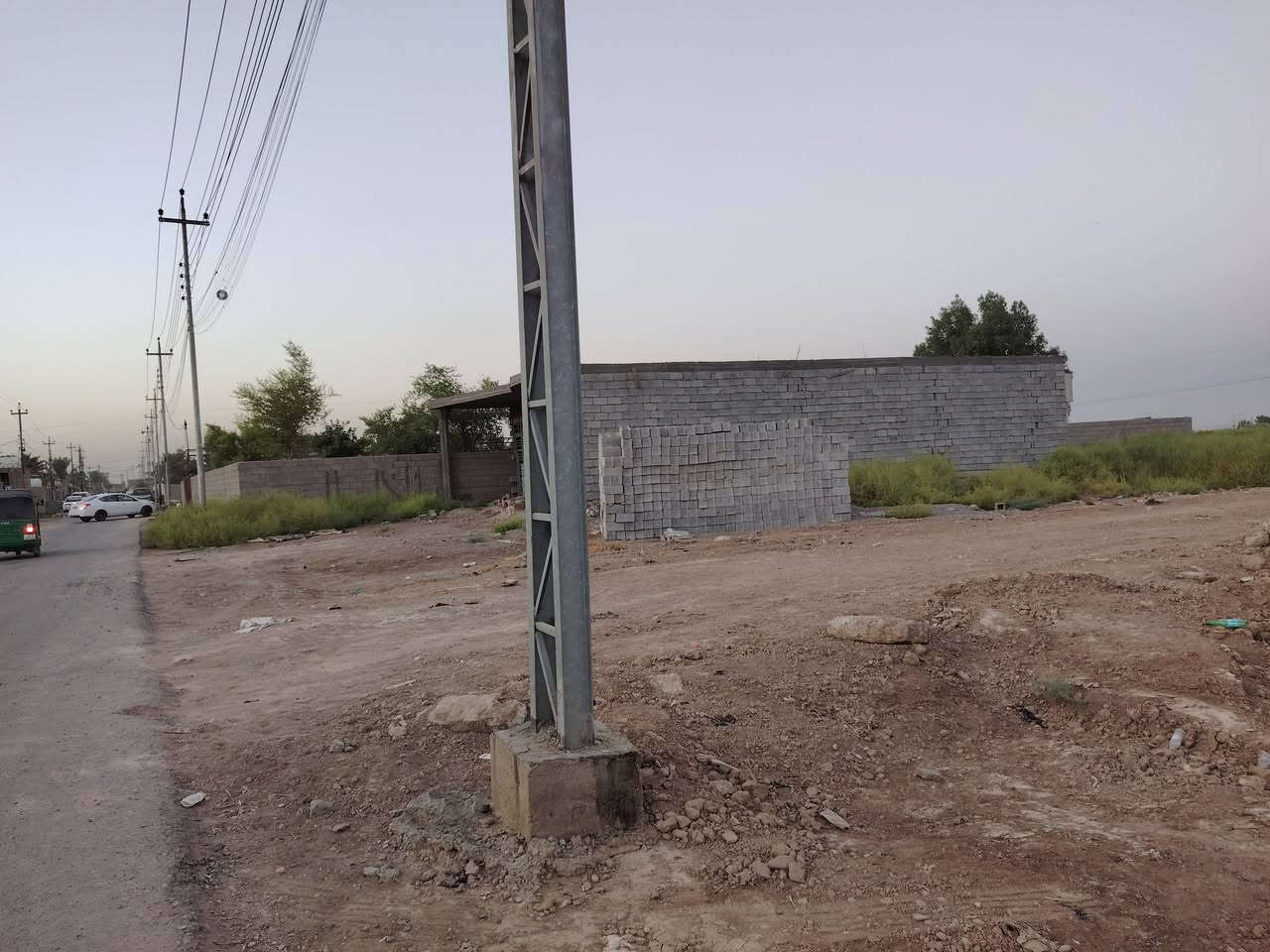 #للبيع

قطعة ١٢٥ م زراعي عقد ١١٧ واجهة ٥ ونص .. ونزال ٢٣ ثاني فرع بالنزلة فرع (البو علي) تبليط ماء مجاري كهرباء.. 
#للإتصال ***********
