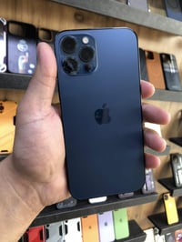 ايفون ١٢ برو ماكس الذاكرة ٢٥٦  البطارية ٨٤  اللون ازرق  الجهاز مبدل شا...