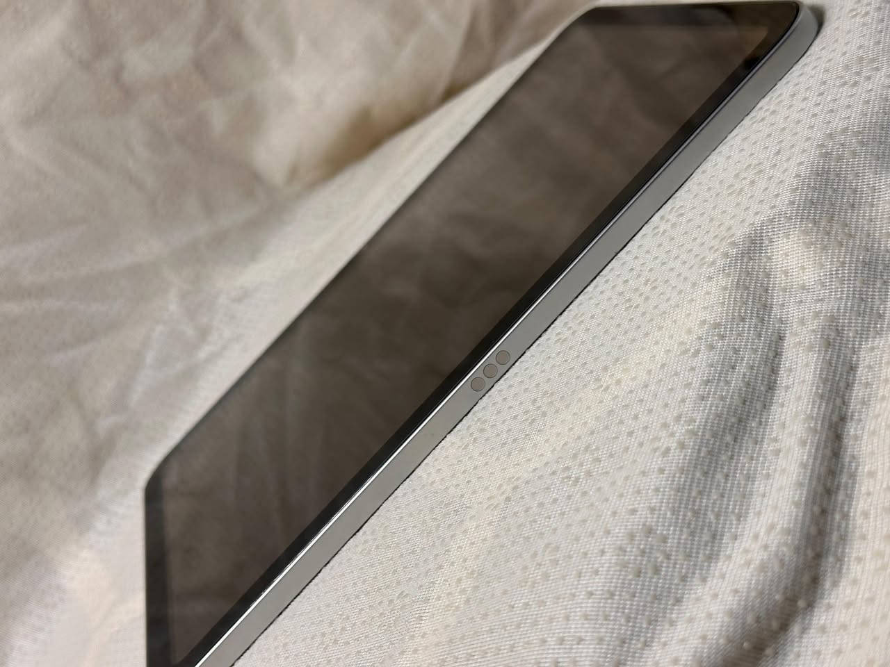 ايباد 11 a-16 ذاكرة 64 بطارية 100‎%‎ استخدام قليل مشحون 50 مرة فقط .. بعده بالضمان /السعر 520 الف.. مع كيبورد اصلي مع كفر اصلي + التوصيل مجاناً 🚚🆓 فقط بغداد نضافه 100/100. 
الاتصالات *********** واتساب 
  واتساب ***********.               
#ايباد.
