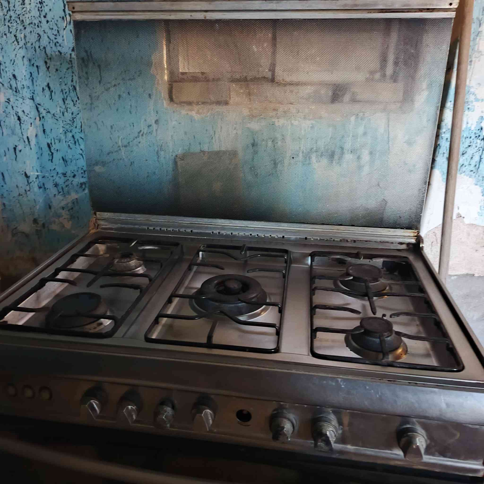 سلام وعليكم هاذه الطباخ للبيع 
‏‪***********‬‏ السعر 150
