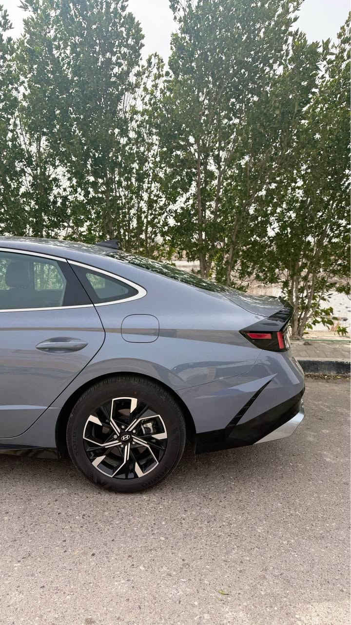 السلام عليكم…..
(أقرة المنشور للأخير واذا عجبتك أتصل وبخدمتك)
ـــــــــــــــــ
هونداي سوناتا 2025 🩶
(حادثهة جاملغ سرقة وبنيد مصبوغ فقط بدون قطرة دواخل بدون أيرباك)
ـــــــــــــــــ
ماشية 9 الاف فقط السيارة زيرو بوضع الوكالة 🪬
رقم أربيل الدولي بـ أسم شركة وكالة تحويل بشرط 
سنوية جديدة للـ 2030 وهزة جديدة ولوحات دولية
مكينة 2500 تنفس طبيعي بانزين وليس هايبرد 
ــــــــــــــــ
فول مواصفات عدة البانوراما:
تحكم ستيرن جهتين 
شاشة چبيرة ديجتال تدعم نظام أبل كار بلاي 
شفتات ستيرن 
تنبيه الخروج عن المسار 
رادار أمامي 
حساسات امامية 
رادارات جانبية 
نقط عمياء 
حساسات خلفية 
كامرة خلفية دوارة 
سايد بريك دگمة 
أوتو هولد 
خمس وضعيات قيادة 
بصمة تشغيل 
بصمة أبواب 
بصمة صندوگ 
تشغيل عن بعد 
عينة ديجتال 
كروز مثبت سرعة 
تدفئة مقاعد أمامية 
تحكم تبريد لمس 
ــــــــــــــــــــــــ 
السيارة على وضع الوكالة وماعوزهة أيي مصرف تخم تاير الوكالة بعدة بيهة تراي زيرو وين ميعجبك وشرط الفحص 
ــــــــــــــــــــــــ
السعر 198 ومجالهة قليل للشراي 
عنواني البصرة 
رقمي *********** البصرة, العراق
