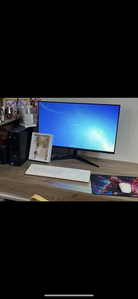حاسبة استخدام لبرامج التصميم
شاشة + كيس + يو بي اس + كيبورد + ماوس
مواصفات 
* Intel Core i3-3220 3.30GHz
* RAM 4GB
* Windows 7 Ultimate 64-bit
العنوان كميره 
رقم الهاتف   ***********
