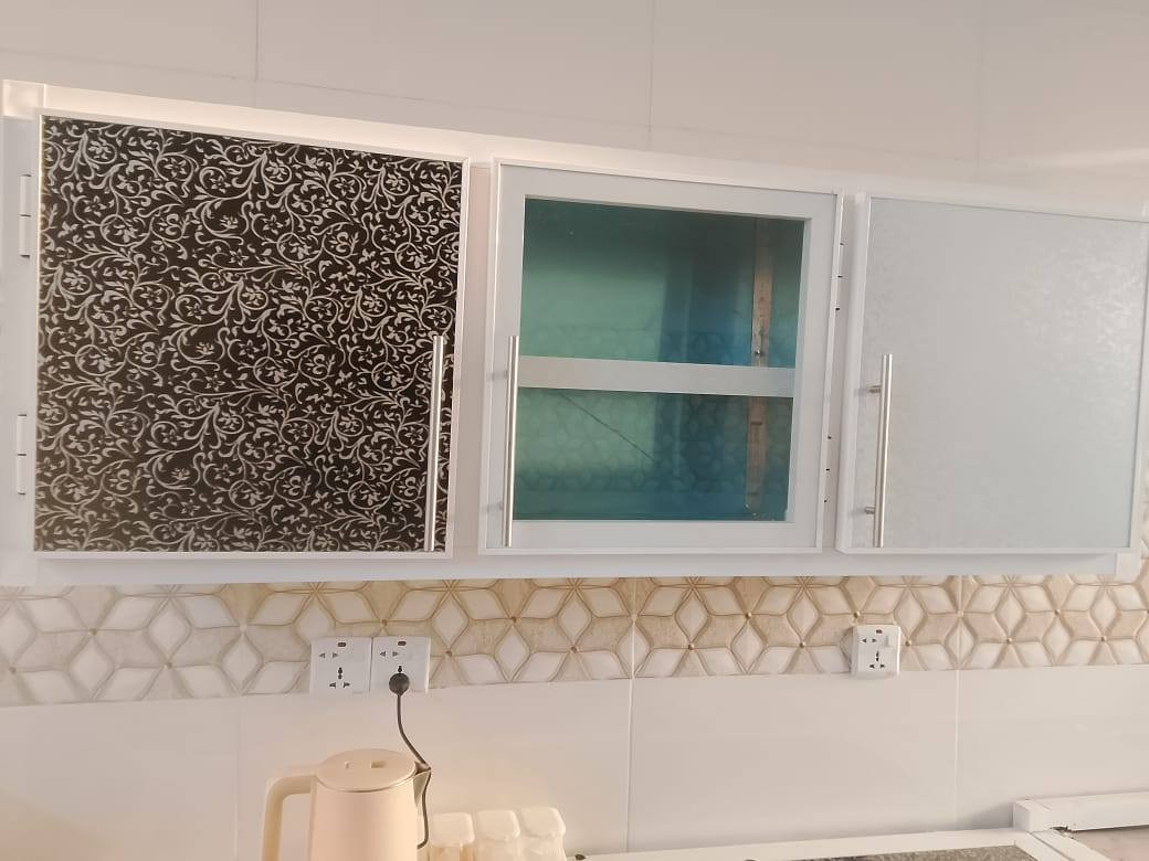 كاونتر المنيوم مستعمل نقص شكم يدة مال باب السعر ٢٠٠ وبي مجال للشراي *********** واتساب
