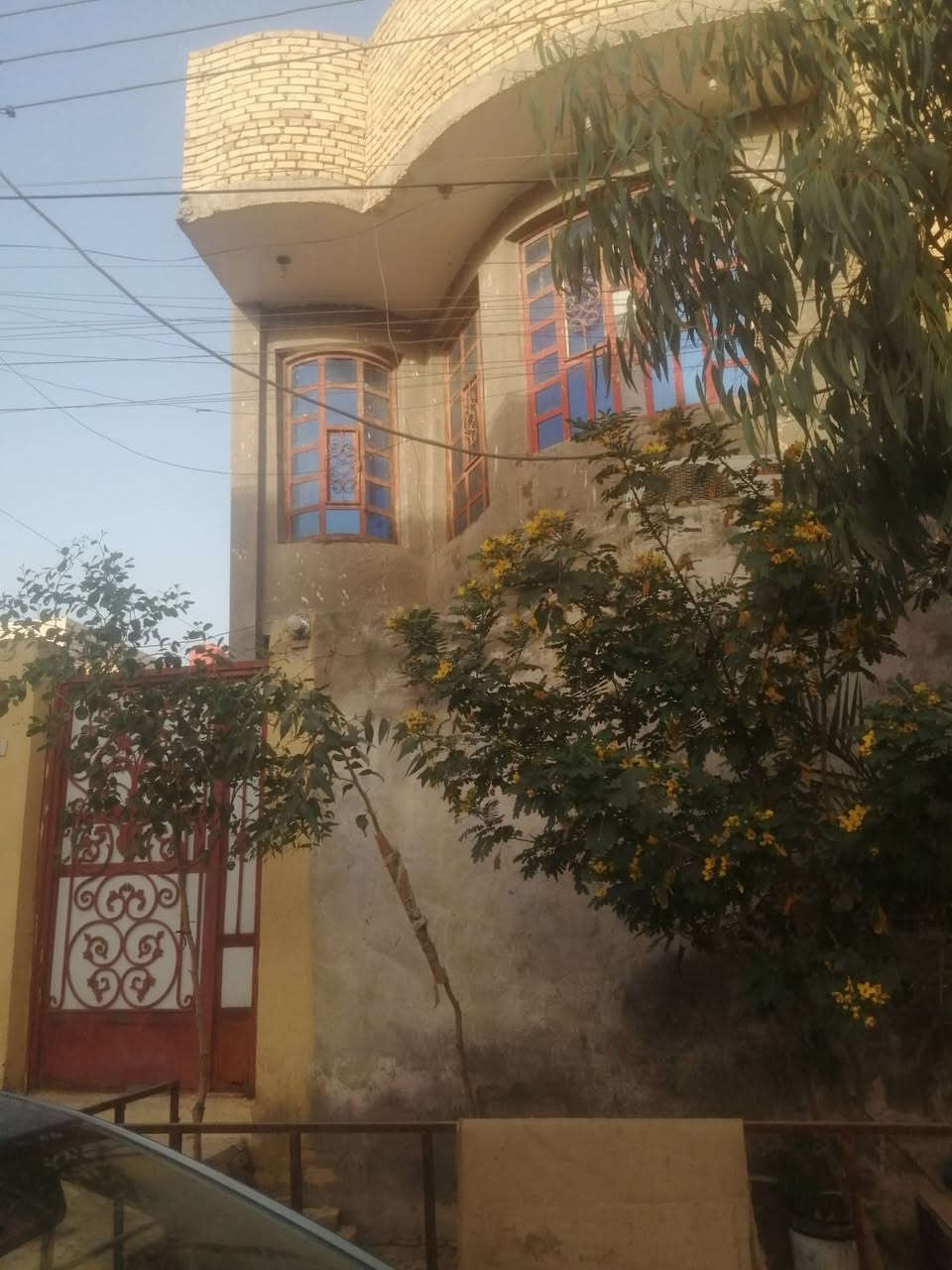 دار للبيع
حي اور قرب مدرسه الجماهير  ١٠٠ متر 3 غرف نوم استقبال مطبخ صالتين 3 حمامات بيتونه بيت جاهز ونضيف بناء ٢٠٢٢خارطه مرتبه ***********
