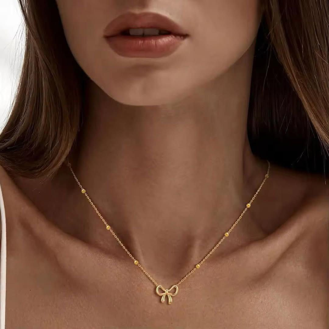 🎀 سيت شكل فيونكة 🎀
سيت متكون من قلادة + سوار + تراچي 🎀

🌟كوالتي ممتاز أصلي ✔️
🌟طلاء ثابت بجودة عالية 💯
🌟غير قابل للصدأ ✔️ 
🌟مصمم بلمسة جاذبية 😍 
🌟تألقي بسحر جاذبية التصميم المميز 💕
🌟متوفر باللون الذهبي 💛

🚘يوجد خدمة توصيل لجميع محافظات العراق ٤ الاف🚘


**إذا كنت صاحب هذا الإعلان وتريد حذفه لأي سبب، رجاءا أرسل رسالة إلى الدعم الفني**