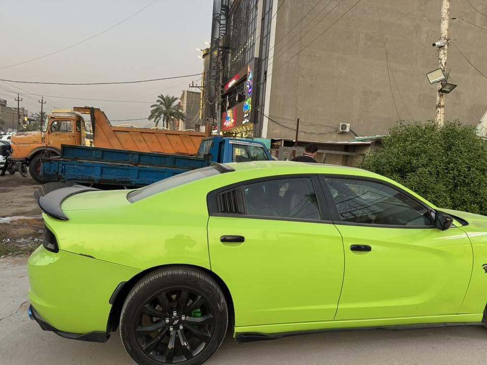 السلام عليكم 
جارجر موديل 2019 
sxt plus
حادثها الجاملغ الخلفي 
لون مميز 
مناقصها كلشي مسويلها ادامه كامله 
غرفتها حلوه وجديده 
لون مميز 
مكاني بغداد 
***********
