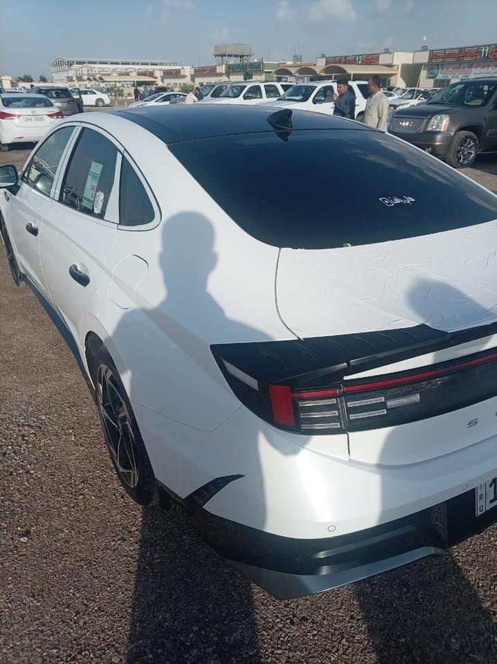 السلام عليكم سوناتا موديل 24 
نضام اقصاد السياره رقم بغداد الجديد وارد خليجي مكفوله من اي شيء الون ابيض كما موضح محرك 2500 بانوراما 
شاشه كار بلي وضعيات قياده كشن السائق والراكب كهرباء تبريد المس تبريد خلفي تحكم شفتات دراكسون قياده ذاتيه ابواب دخول ذكي بردات خلفيه هاند بريك كهرباء
بيع فقط العنوان البصرة مكلف في النشر متوفر 
#واتساب ***********
وتصال ***********
