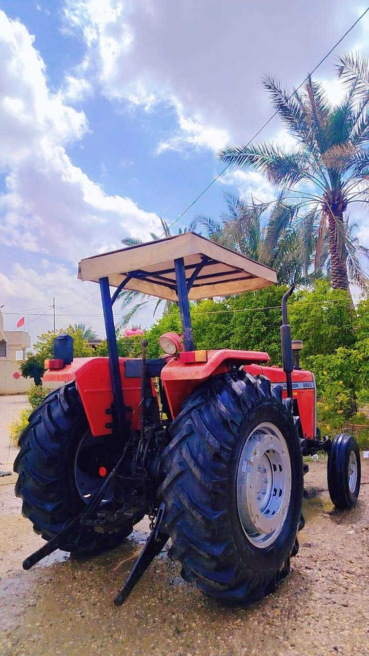 السلام عليكم تركتر للبيع تركي 2001 رقم واسط بسمي تحويل مباشر سنويه مجدده لسنه 30 مكاني واسط ***********
