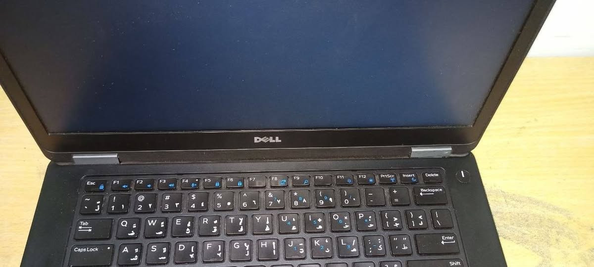 💻 Dell Latitude E5470
🔹 المعالج: Intel Core i5 الجيل 6 فئه HQ
🔹 الرام: 8GB DDR4 (قابلة للتطوير 16GB)
🔹 التخزين: 256GB SSD  
🔹 كارت الشاشة: AMD خارجي 2GB
🔹 الشاشة: 14 انش HD
🔹 الكيبورد: ليزري ضوئي عربي / إنكليزي
🔹 ويندوز 10 برو
🔹 نسبة النضافة: 97–99٪

السعر 150
  والملحقات(ماوس+حقيبة+الشاحن الاصلي)


**إذا كنت صاحب هذا الإعلان وتريد حذفه لأي سبب، رجاءا أرسل رسالة إلى الدعم الفني**