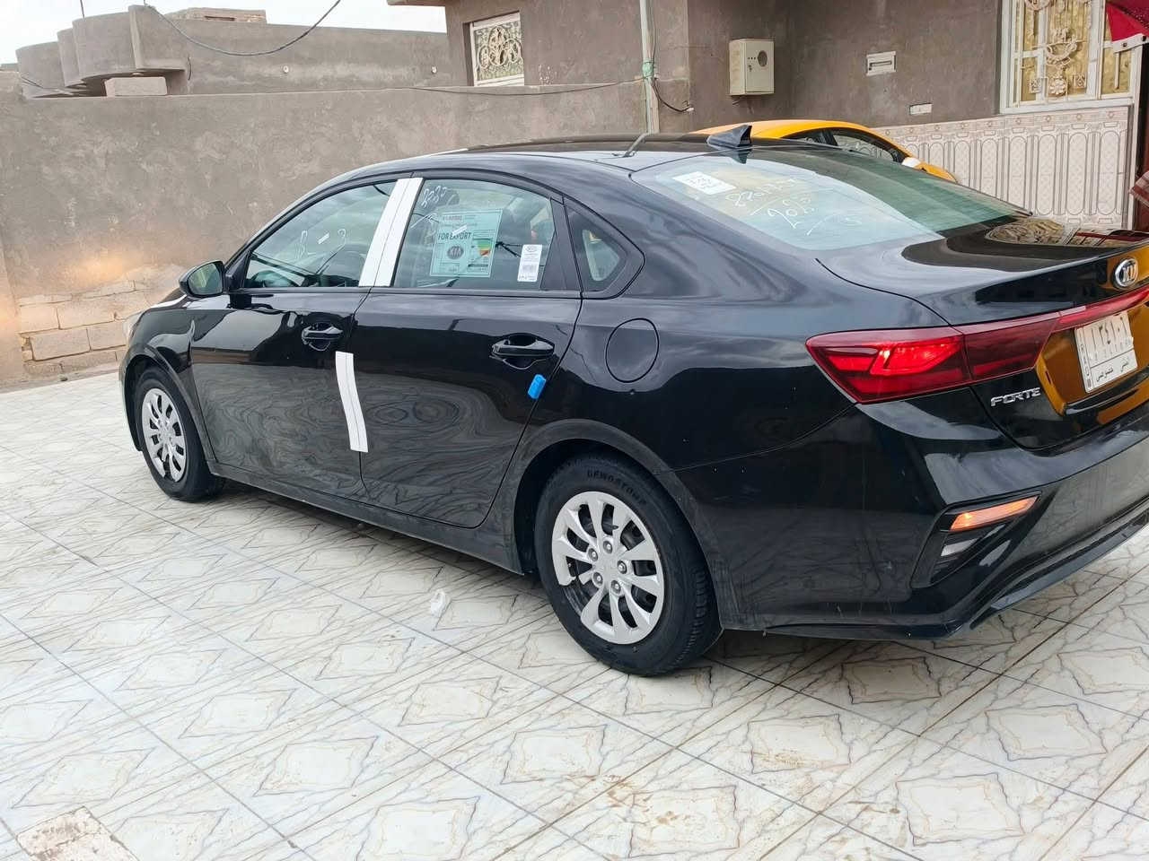 كيه فورتي موديل 2020 رقم مثنى باقيله 8 اشهر وصير حره  معوقين وكاله عامه ثاني يوم وارد امريكي ضربته  موضحه بل صور جاملغ مبدل  فقط والباقي كفاله عامه بدون اي ارباك ضارب مكينه 2000 دوش مكينه وكير وحداديه وتبريد وتخم تايرات كله مكفول سياره جاهزه مال جناي بمعنه الكلمه مواصفات تحكم ستيرن شاره بل مرايه دسك خلفي وأمامي مكان سياره ناصريه سعر 113 بيه مجال قليل رقم الهاتف ***********
