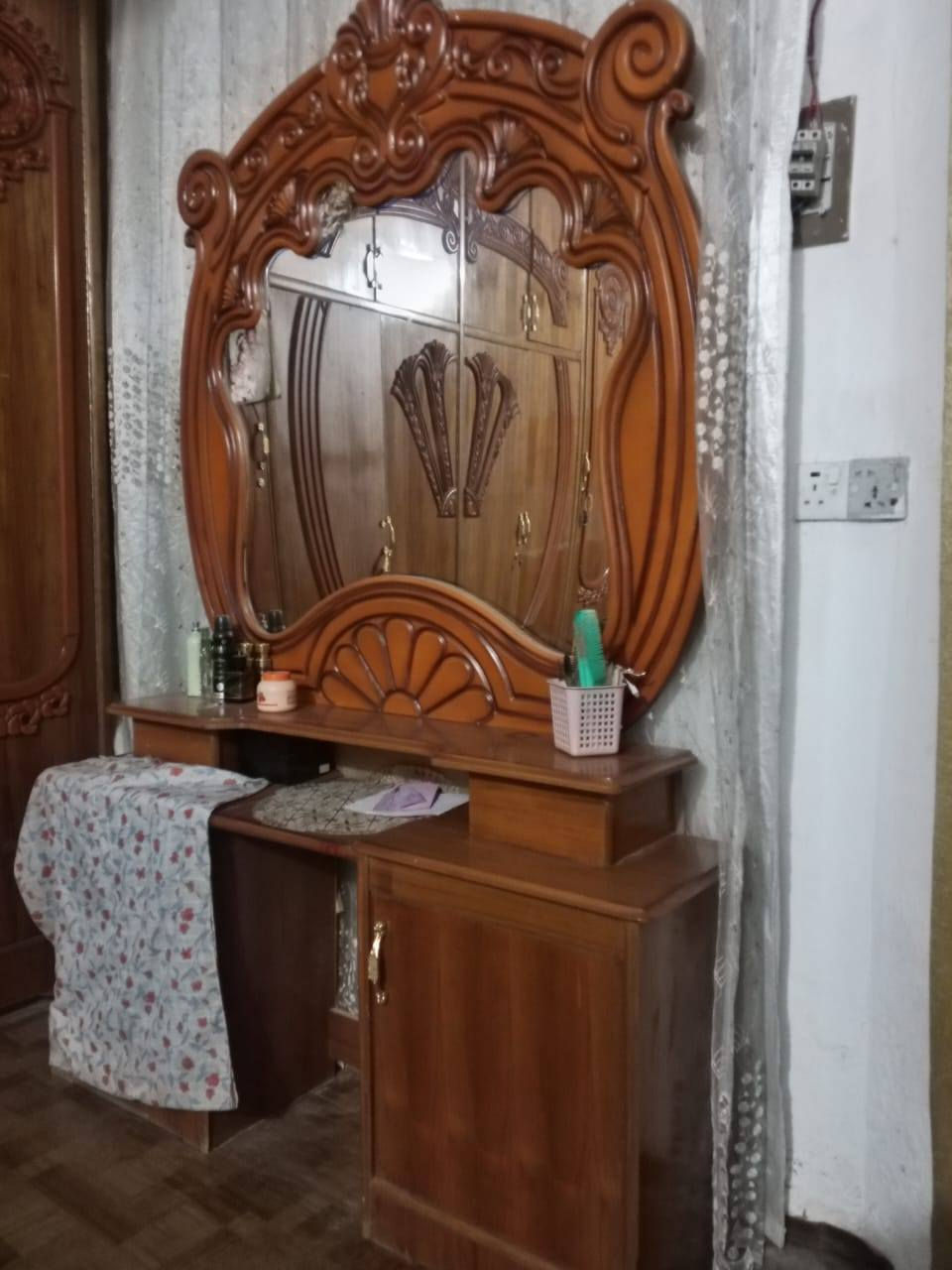 غرفه نوم للبيع 6بوب كامله وجديده بيها بس الميز تواليت بيه حرك شويه من ذيج الصفحه المغطايه الباقي كله سليم بغداد التاجي سعر 900وبيها مجال


**إذا كنت صاحب هذا الإعلان وتريد حذفه لأي سبب، رجاءا أرسل رسالة إلى الدعم الفني**