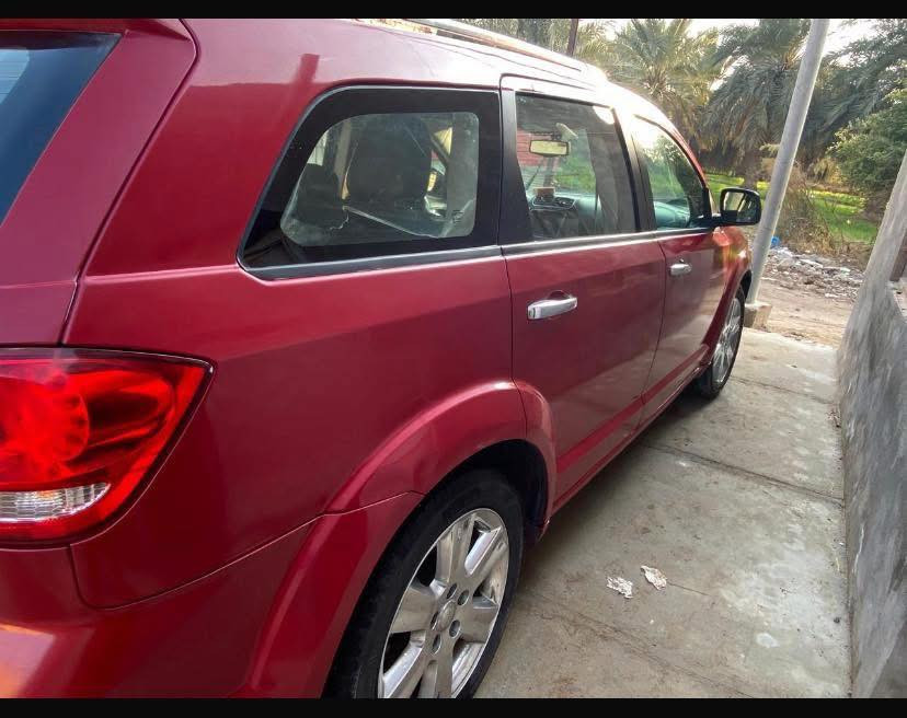 السلام عليكم
دودج جورني 2012

فئة RT فول 1/1 رقم بغداد انكليزي بأسمي

6 سلندر 3600

7 راكب 3 قطع تبريد 

*فتحة سقف 

*مثبت سرعه 

*كشنات جلد 

*شاشه كبيره

*فور ويل 

*حساسات خلفيه 

*ويل حجم 19

السياره مصبوغه حزام اثر جراد ماعدا التكم والقماره والجنطه اصورها قبل الصبغ موجوده مبدل بيها جاملغات ثنينو خشم البنيد  مصلح بدون دواخل يعني دواخل مكفوله  السياره جاهزه من كل النواحي
السعر 105 وبيها مجال 

مكان ناصريه مركز 

رقم ***********
