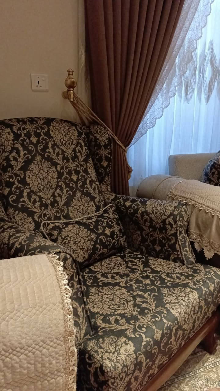 تخم مع طبلات سعر مليونين ونص عنوان البياع


**إذا كنت صاحب هذا الإعلان وتريد حذفه لأي سبب، رجاءا أرسل رسالة إلى الدعم الفني**