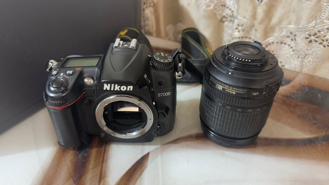 السلام عليكم
للبيع كامره نيكون D700 مع كامل ملحقاتها 
وياها عدسه يحجم 105_18
السعر 450 وبيها مجال 
للتواصل *********** 
ياريت تتواصلون ع الواتساب بهذه الرقم مو بالتعليقات
مكاني البصره
